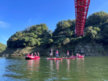 高山ダムカヤック（１人乗り・２人乗り）体験、高山ダムファミリーラフティングボート体験、高山ダムＳＵＰ体験を実施しました。